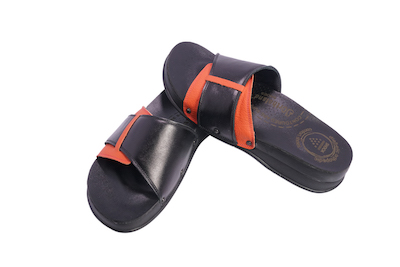 chaussons avec epin modèle noir-orange